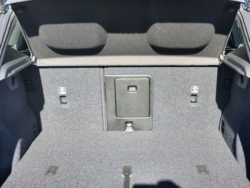 New 2026 Volvo XC40 B5 Ultra w/ Climate Package image 17