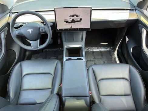 Used 2023 Tesla Model Y Long Range AWD/4WD image 9