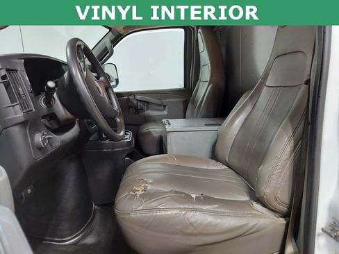 Used 2016 GMC Savana 3500 image 2