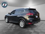 Used 2019 Nissan Rogue SV image 3