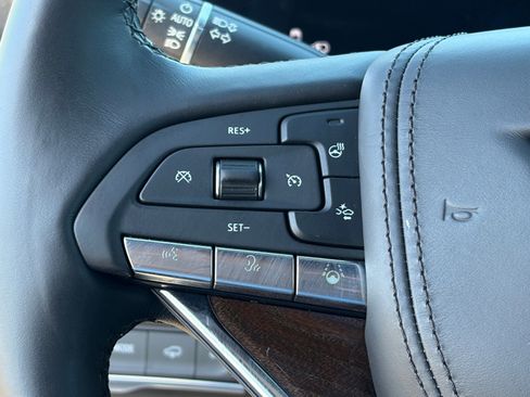 Used 2022 Cadillac Escalade Sport Platinum w/ LPO, ONYX Package AWD/4WD image 24