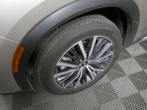 Used 2024 INFINITI QX60 Sensory image 10