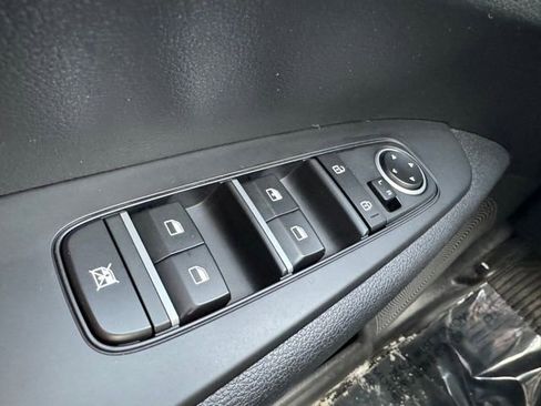 Used 2024 Kia Forte LXS image 29