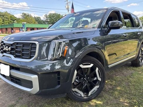 Used 2024 Kia Telluride S AWD/4WD image 2