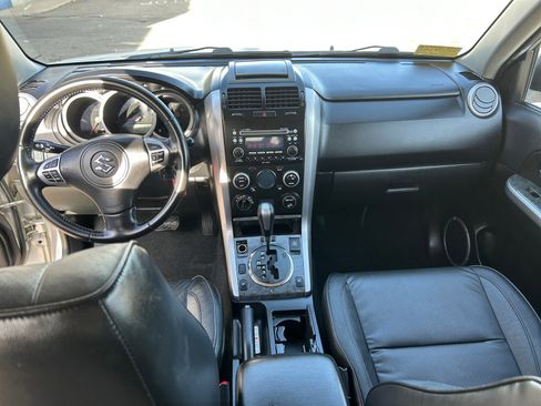 Used 2010 Suzuki Grand Vitara Limited image 15