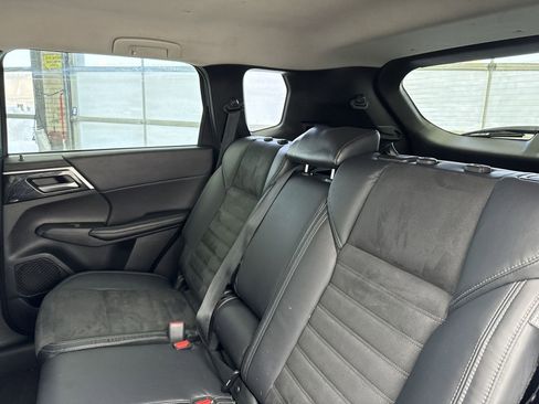 Used 2022 Mitsubishi Outlander SE image 23