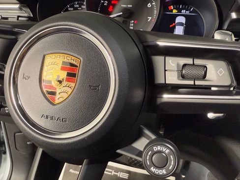 New 2026 Porsche Macan image 38