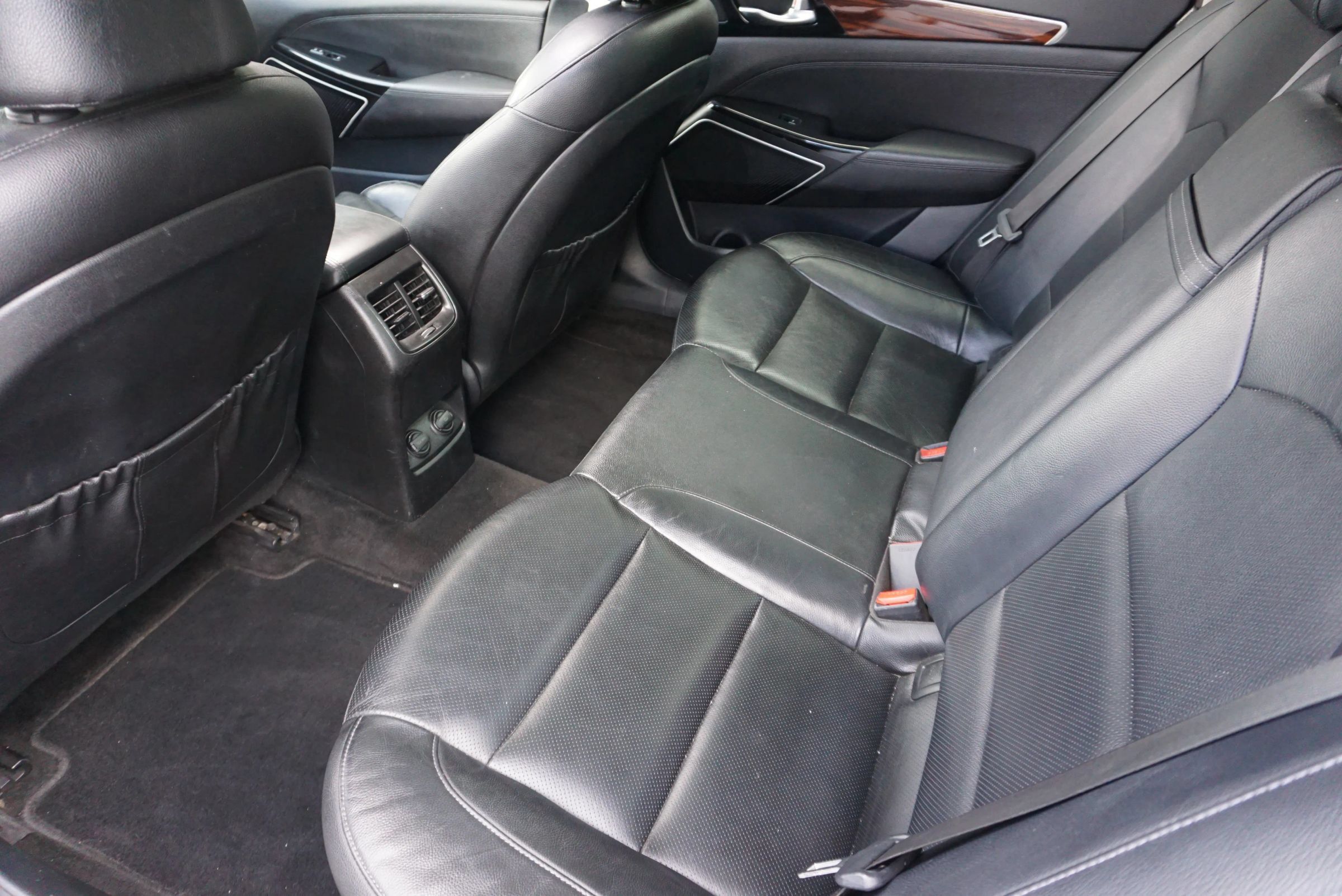 Used 2017 Kia Cadenza Premium w/ Luxury Package FWD image 18