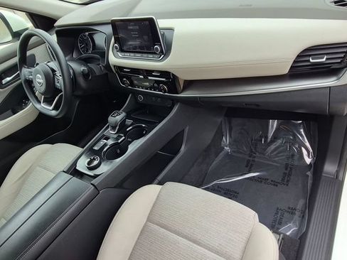 Used 2022 Nissan Rogue SV AWD/4WD image 18