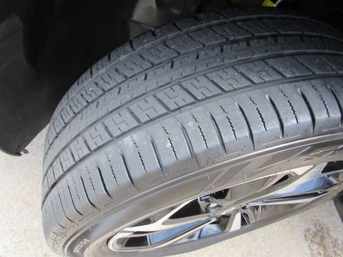Used 2021 Chevrolet TrailBlazer RS w/ Convenience Package FWD image 11