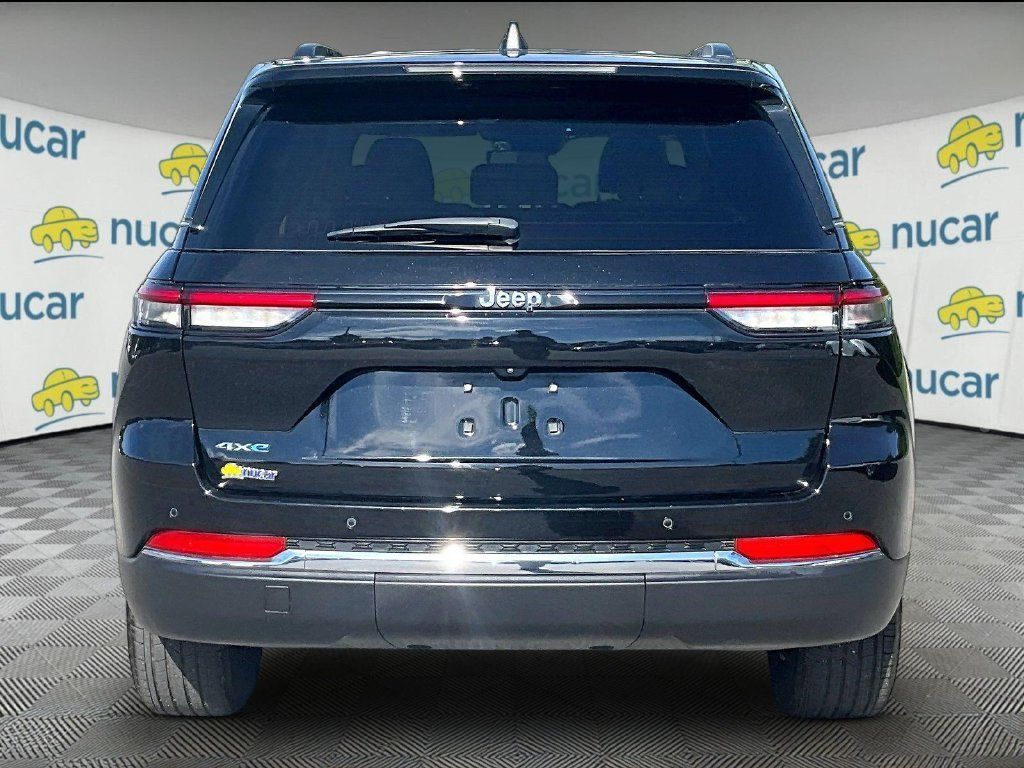 Used 2023 Jeep Grand Cherokee 4WD 4xe image 5