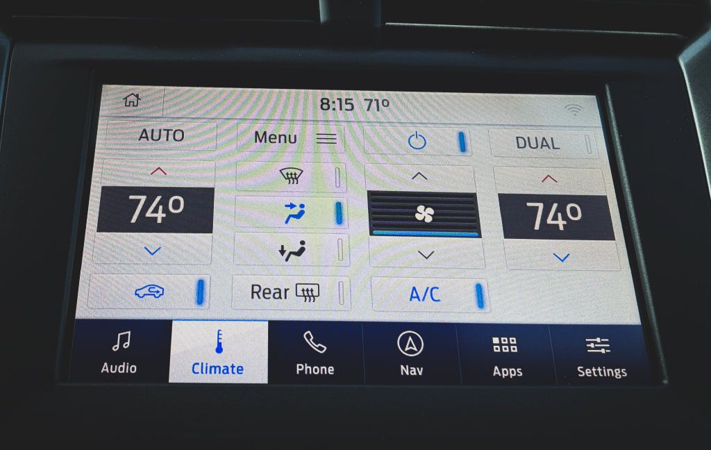 Used 2020 Ford Fusion SE FWD image 11