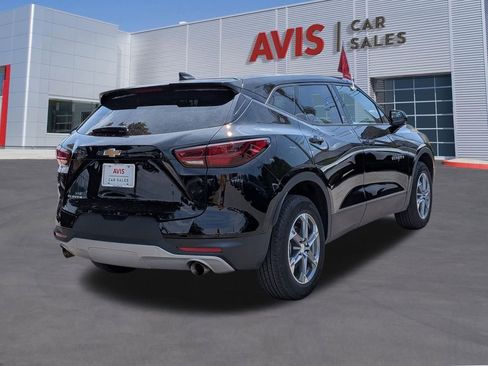 Used 2025 Chevrolet Blazer LT FWD image 5