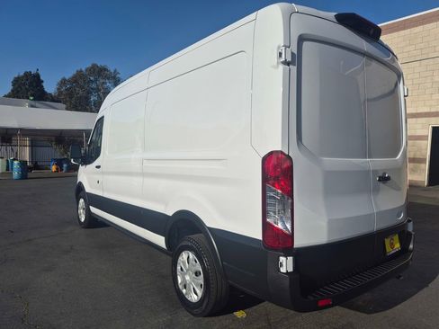 Used 2023 Ford E-Transit Medium Roof RWD image 4