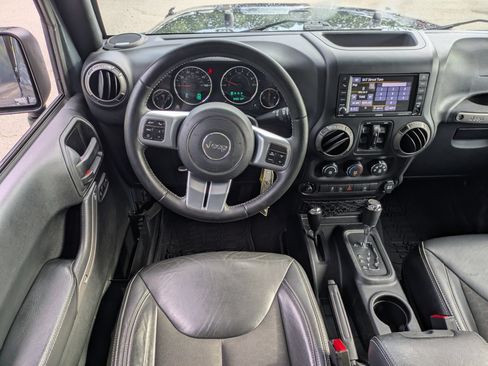 Used 2018 Jeep Wrangler Unlimited Sport AWD/4WD image 29