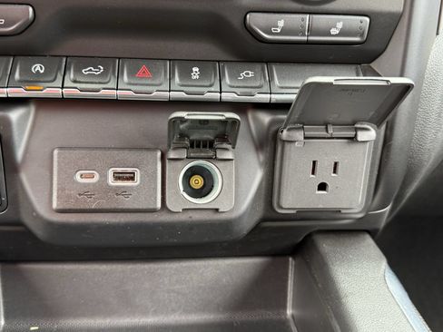 Used 2022 Chevrolet Silverado 1500 RST w/ Convenience Package II AWD/4WD image 7
