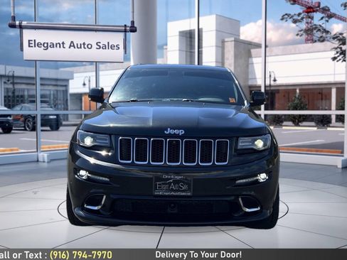 Used 2015 Jeep Grand Cherokee SRT w/ Luxury Group II AWD/4WD image 2