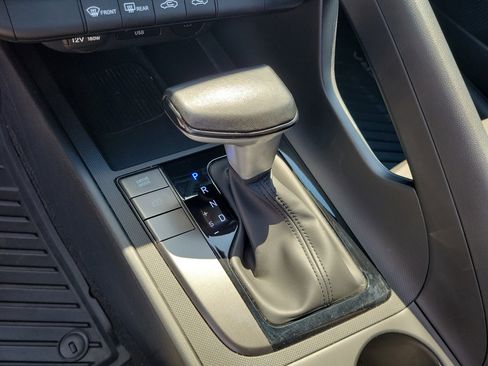 Used 2025 Hyundai Elantra Sport FWD image 28