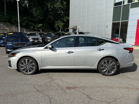 Used 2024 Nissan Altima 2.5 SL AWD/4WD image 3