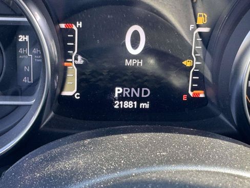 Used 2022 Jeep Wrangler Unlimited Sahara AWD/4WD image 29
