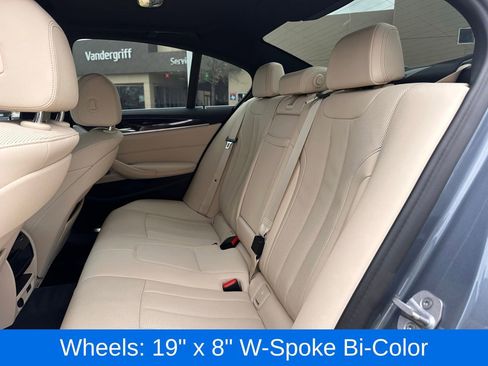 Used 2022 BMW 530i w/ Premium Package image 15