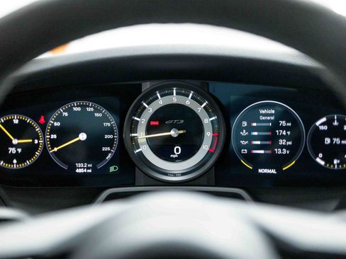 Used 2022 Porsche 911 GT3 RWD image 63
