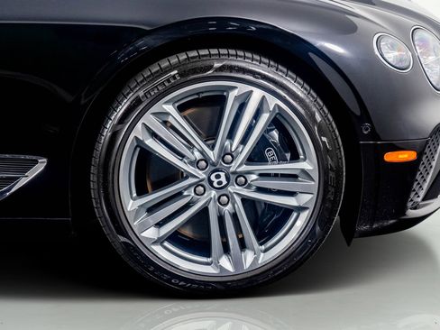 Used 2023 Bentley Continental GT V8 image 9