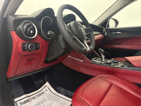 Used 2019 Alfa Romeo Stelvio RWD image 27