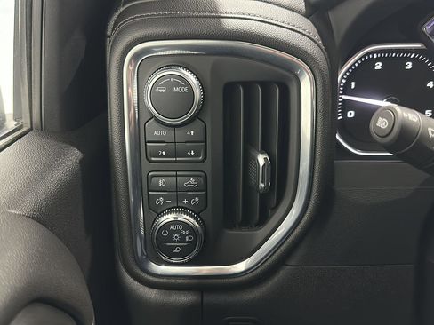 Used 2022 GMC Sierra 3500 Denali image 14