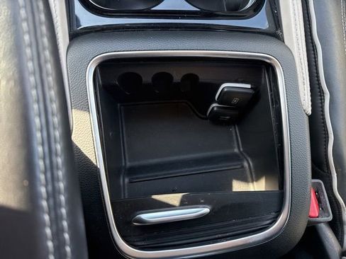 Used 2024 Chrysler Pacifica Limited FWD image 23