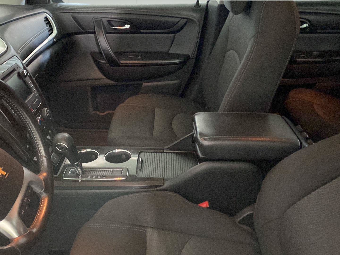 Used 2015 Chevrolet Traverse LT w/ Style and Technology Package AWD/4WD image 17