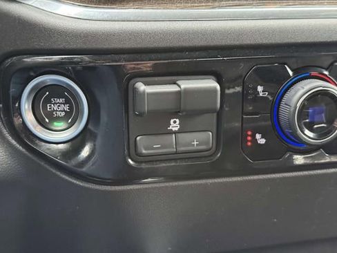 Used 2025 Chevrolet Silverado 1500 LT Trail Boss w/ Convenience Package II image 30