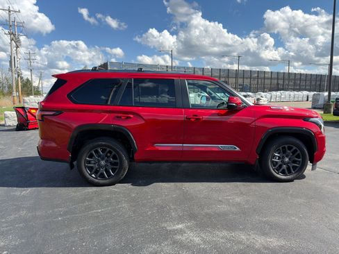 Used 2025 Toyota Sequoia Platinum image 7