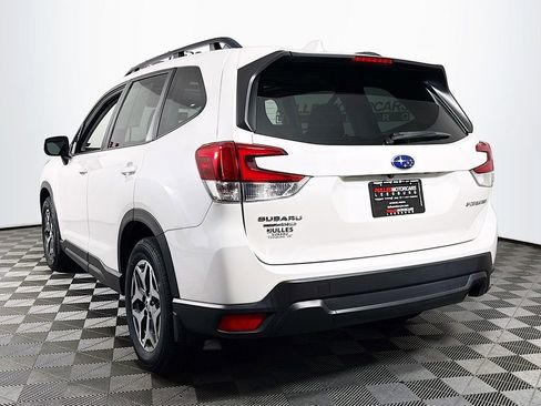 Used 2022 Subaru Forester Premium image 5