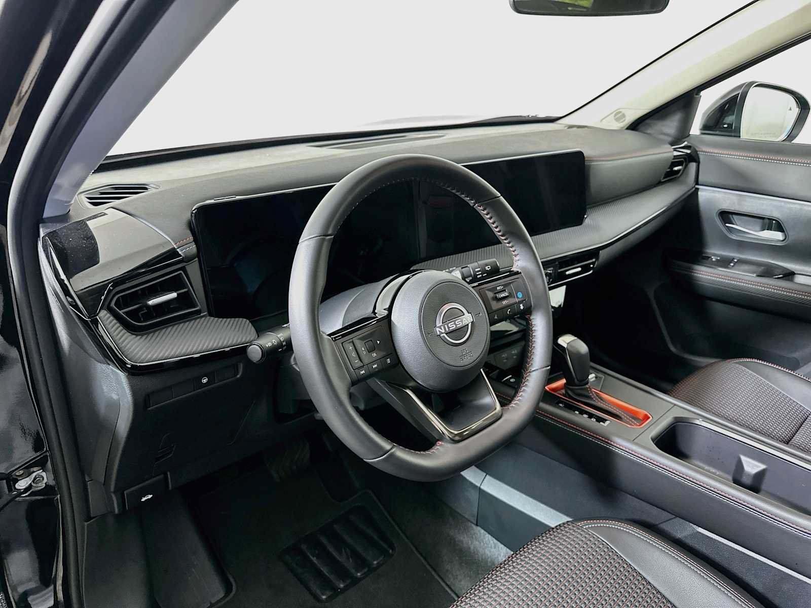 Used 2026 Nissan Kicks SR w/ Cold Weather Package AWD/4WD image 7