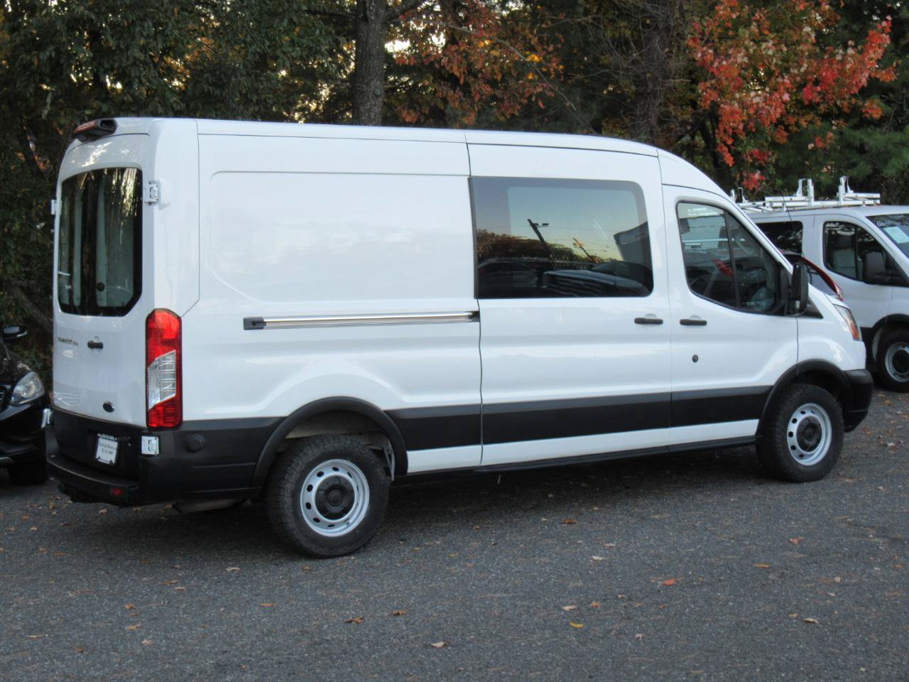 Used 2019 Ford Transit 250 148 Medium Roof RWD image 5