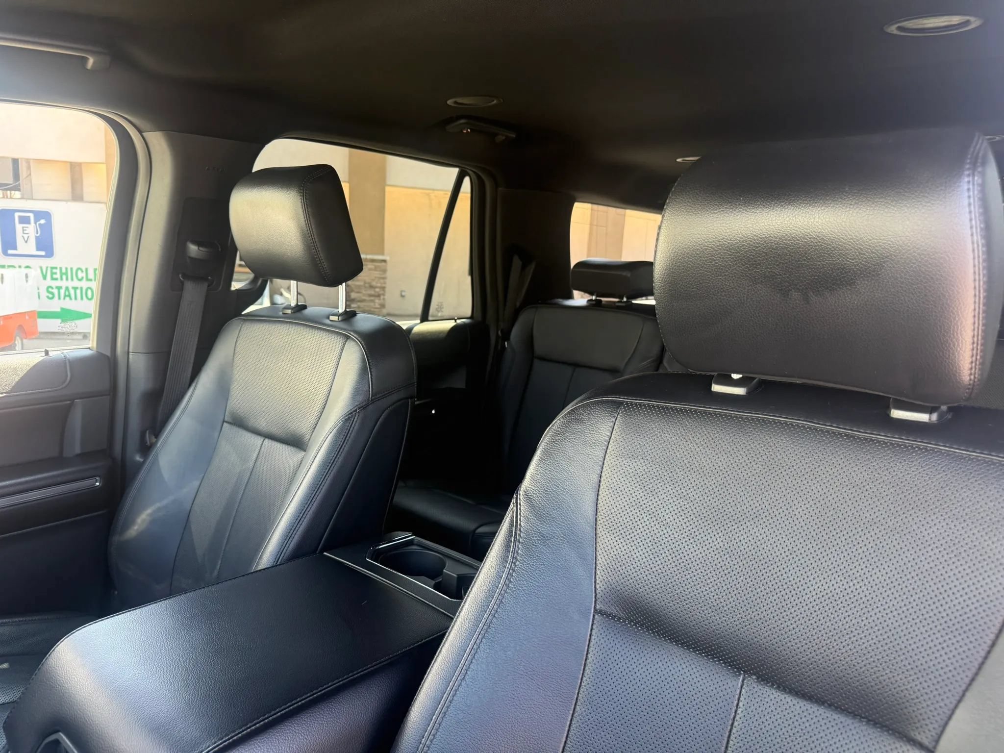 Used 2018 Ford Expedition Max XLT w/ Equipment Group 202A AWD/4WD image 12