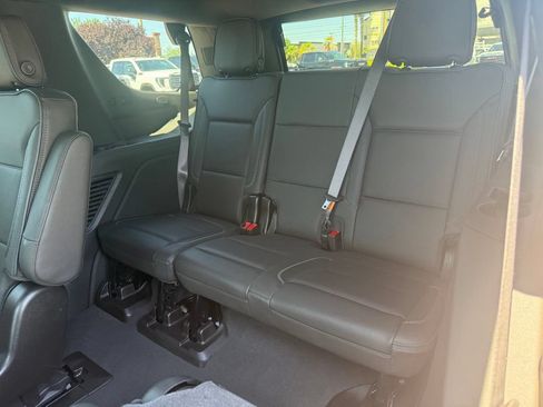 Used 2024 GMC Yukon Denali w/ Advanced Technology Package AWD/4WD image 29
