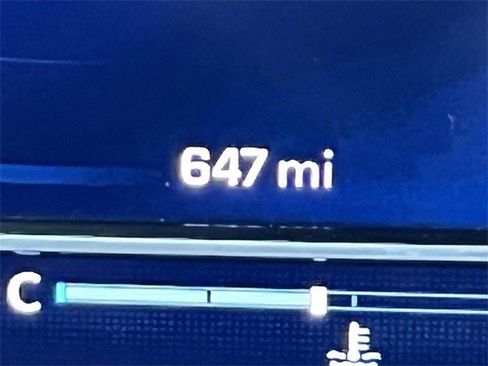 Certified 2024 Chevrolet Suburban High Country w/ Advanced Technology Package image 10