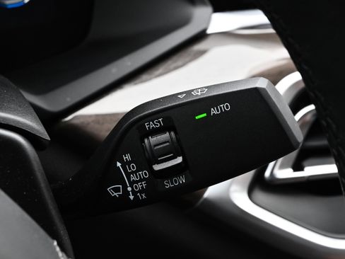 Certified 2023 BMW X6 xDrive40i w/ Parking Assistance Package image 36