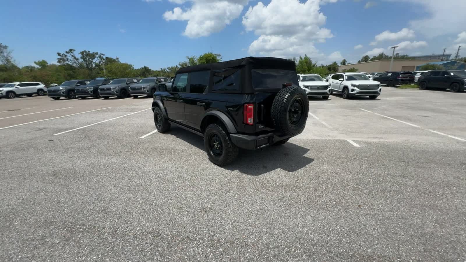 Used 2023 Ford Bronco Black Diamond AWD/4WD image 5