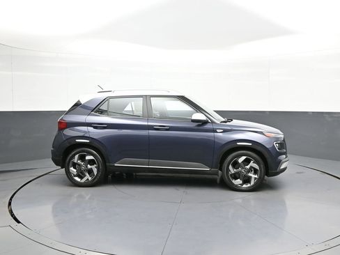 Certified 2023 Hyundai Venue Limited FWD image 5