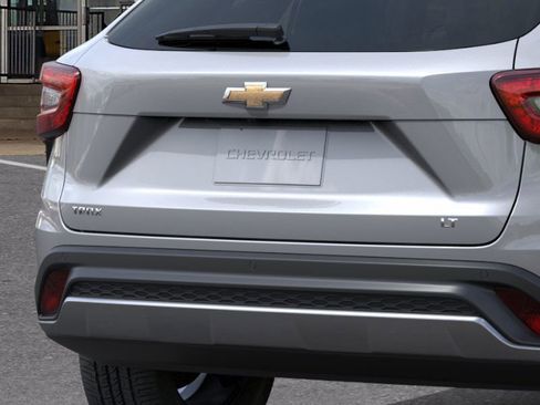 New 2026 Chevrolet Trax LT w/ Driver Confidence Package image 14