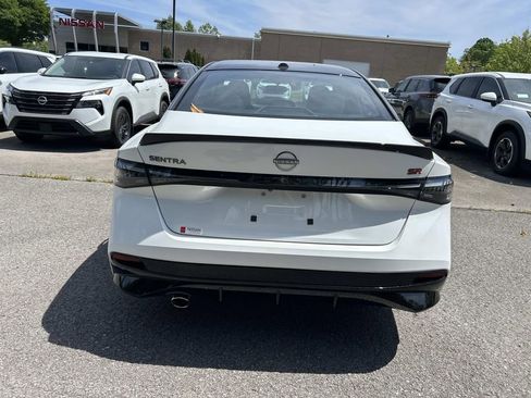 New 2026 Nissan Sentra SR w/ Floor Mat Package FWD image 6