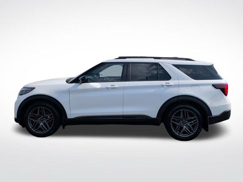 Used 2025 Ford Explorer ST AWD/4WD image 13