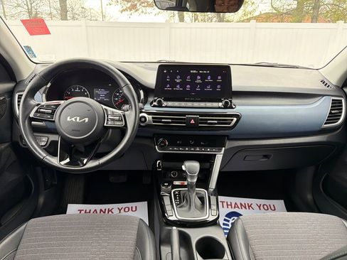 Used 2023 Kia Seltos S w/ Navigation Package image 20