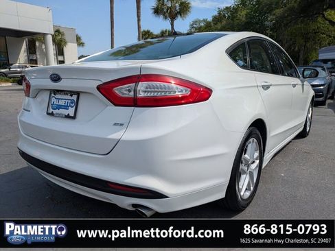 Used 2016 Ford Fusion SE FWD image 3