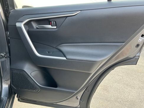Used 2019 Toyota RAV4 XLE w/ Convenience Package FWD image 35
