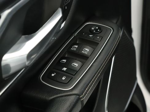 Used 2021 RAM 1500 Laramie w/ Sport Appearance Package AWD/4WD image 7