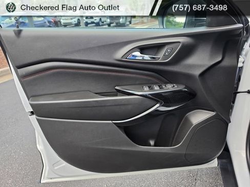 Used 2025 Chevrolet Trax RS w/ Driver Confidence Package FWD image 15